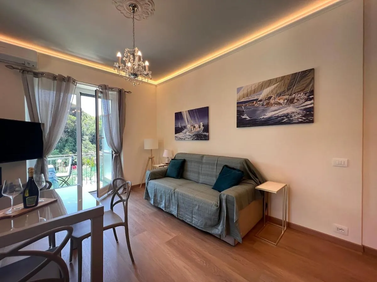 Val Di Sole: Renovated Seaview Apartment with Wi-Fi and Air Conditioning Rapallo 0*,  Italy